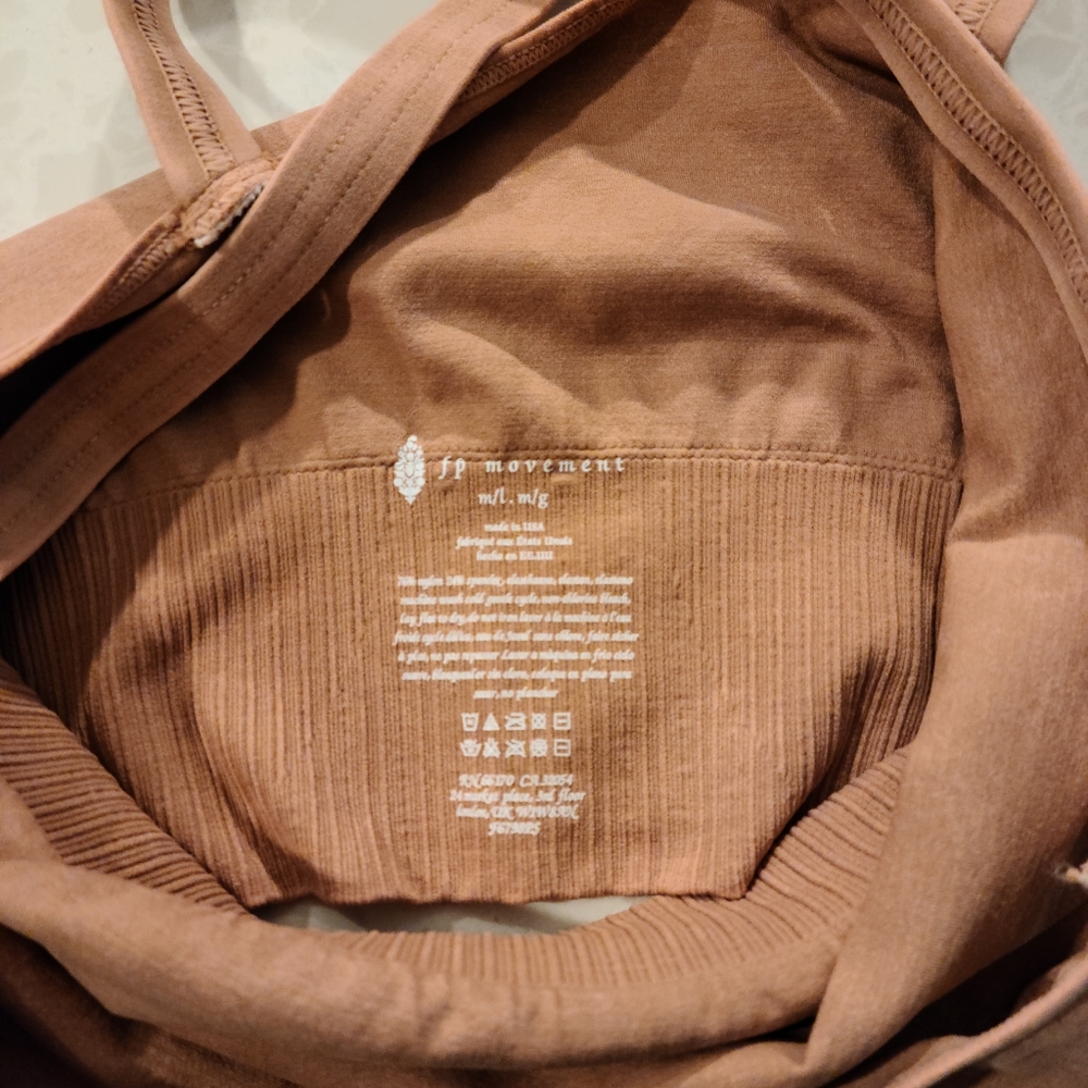 NEW Free People Movement Good Karma V Neck Crop Sports in Tan/Sand M/L - Picture 10 of 14